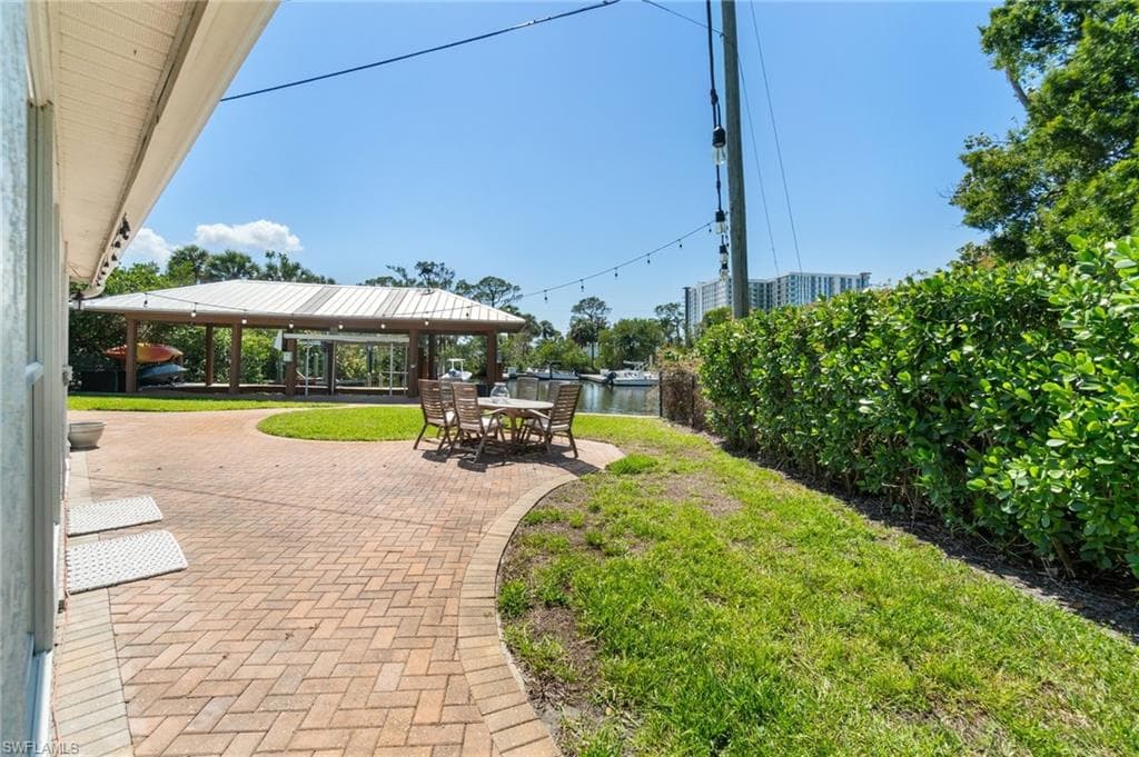 2180 Harbor Ln, Naples, FL 34104-27
