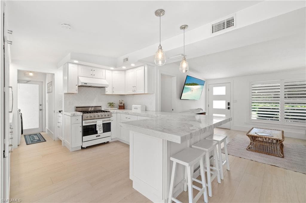 2180 Harbor Ln, Naples, FL 34104-5