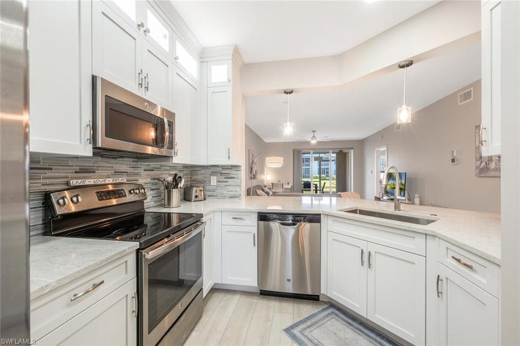 886 Tanbark Dr SW 103, Naples, FL 34108-17