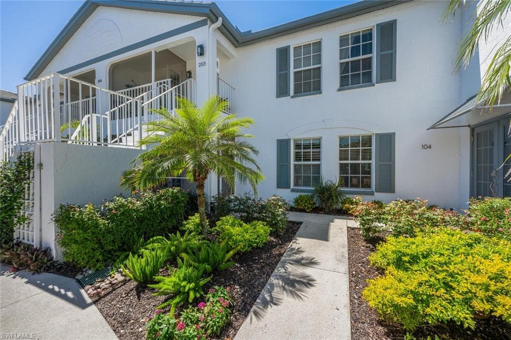 886 Tanbark Dr SW 103, Naples, FL 34108-2