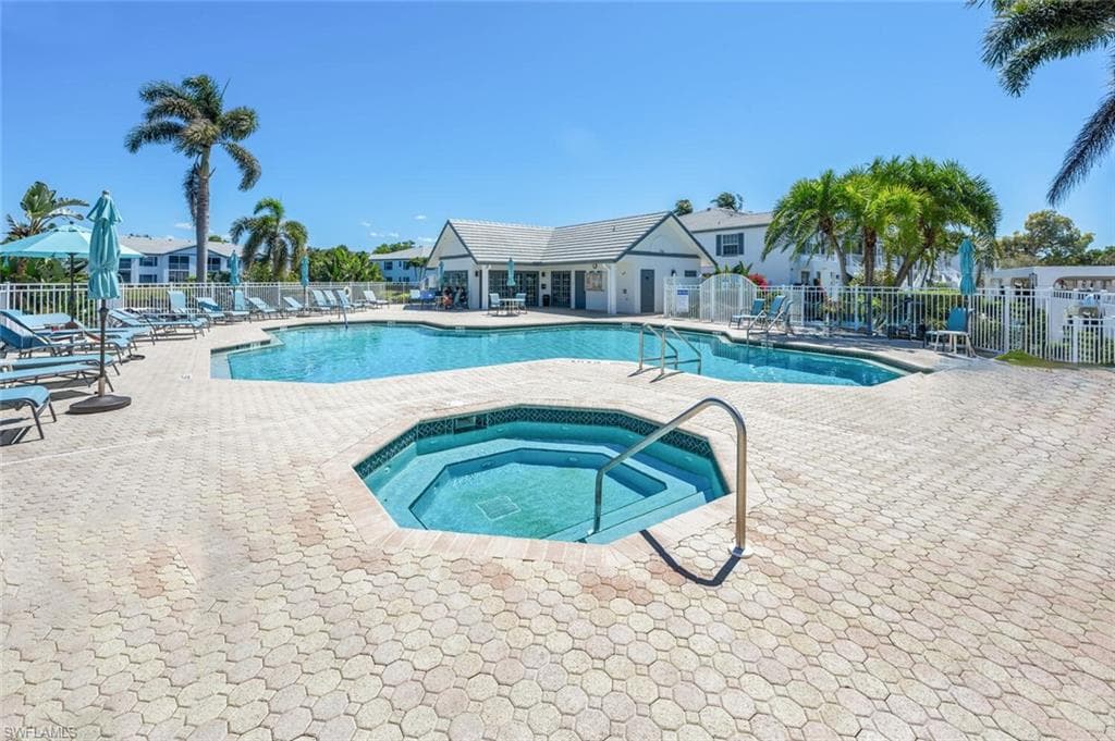 886 Tanbark Dr SW 103, Naples, FL 34108-32