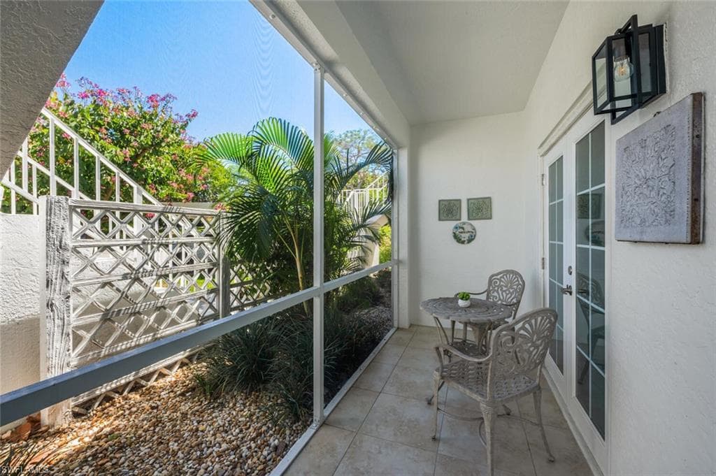 886 Tanbark Dr SW 103, Naples, FL 34108-5