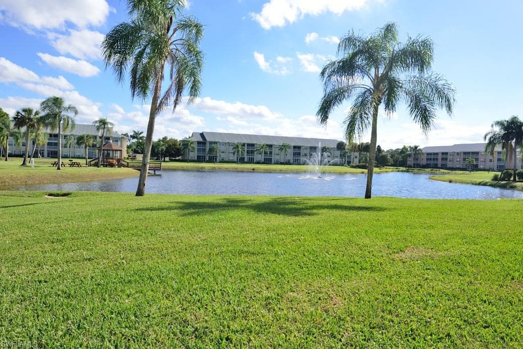 20121 Ian Ct 206, Estero, FL 33928-3