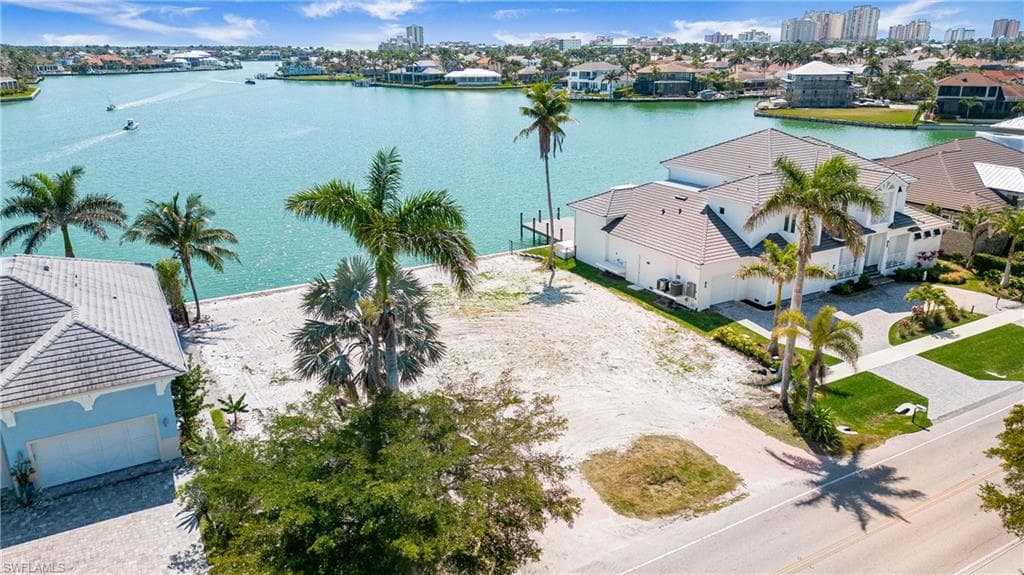 1293 Winterberry Dr, Marco Island, FL 34145-5