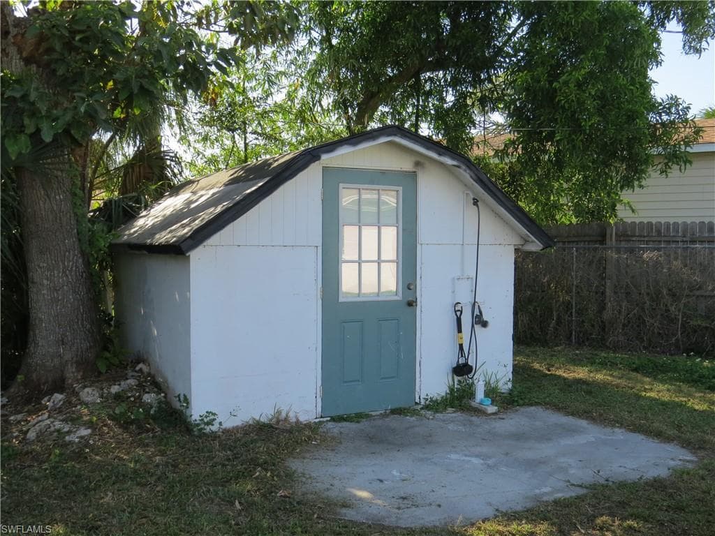 18566 Dogwood Rd, Fort Myers, FL 33967-9