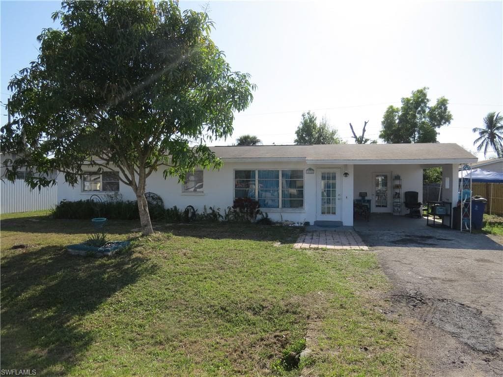 18566 Dogwood Rd, Fort Myers, FL 33967-2