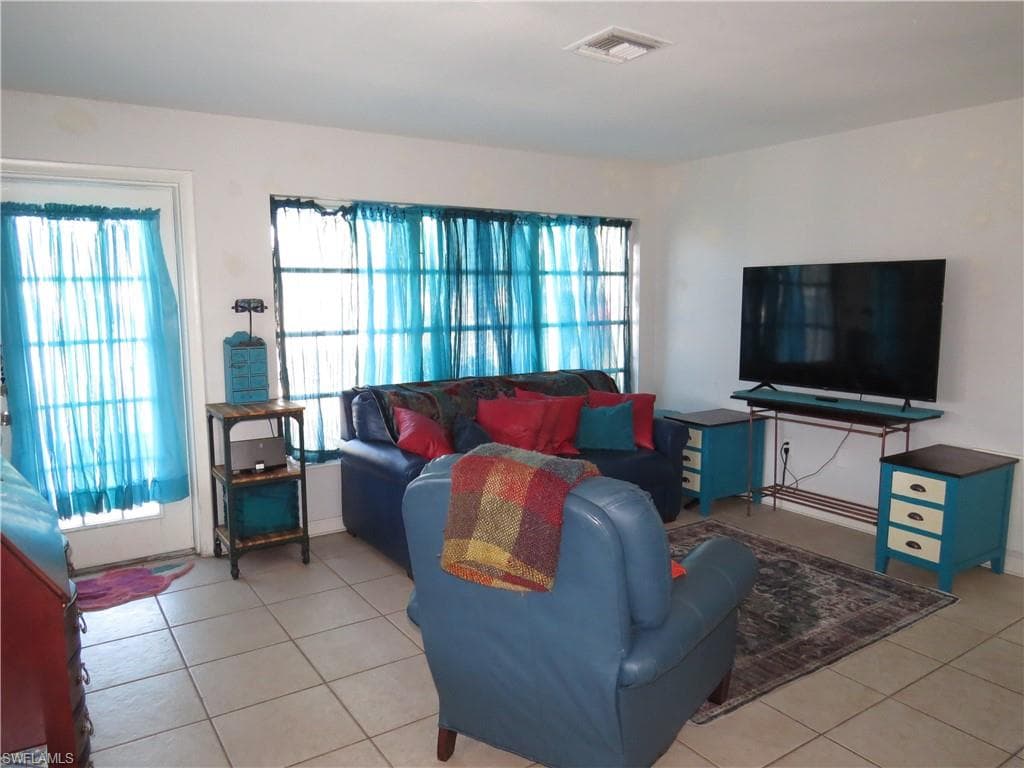 18566 Dogwood Rd, Fort Myers, FL 33967-3