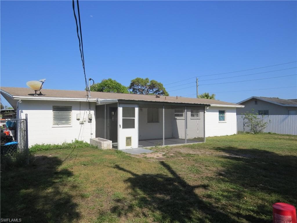 18566 Dogwood Rd, Fort Myers, FL 33967-6