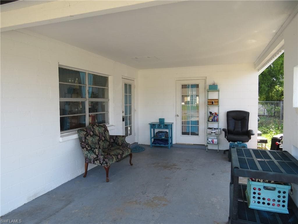 18566 Dogwood Rd, Fort Myers, FL 33967-7