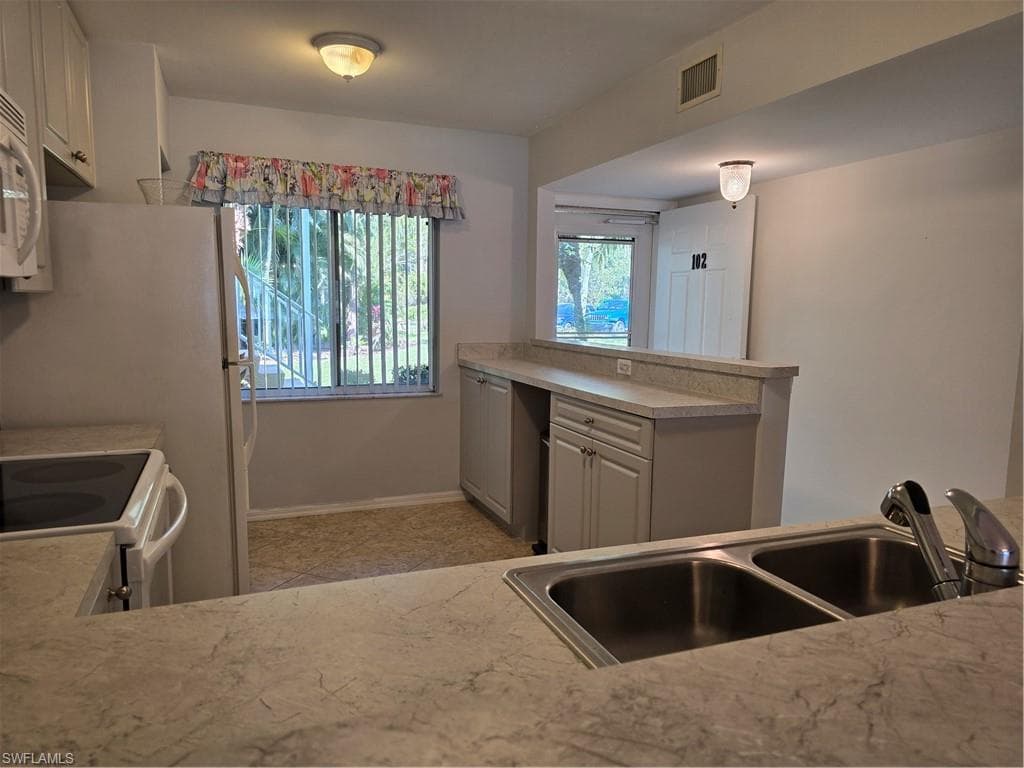 5622 Woodmere Lake Cir B102, Naples, FL 34112-4