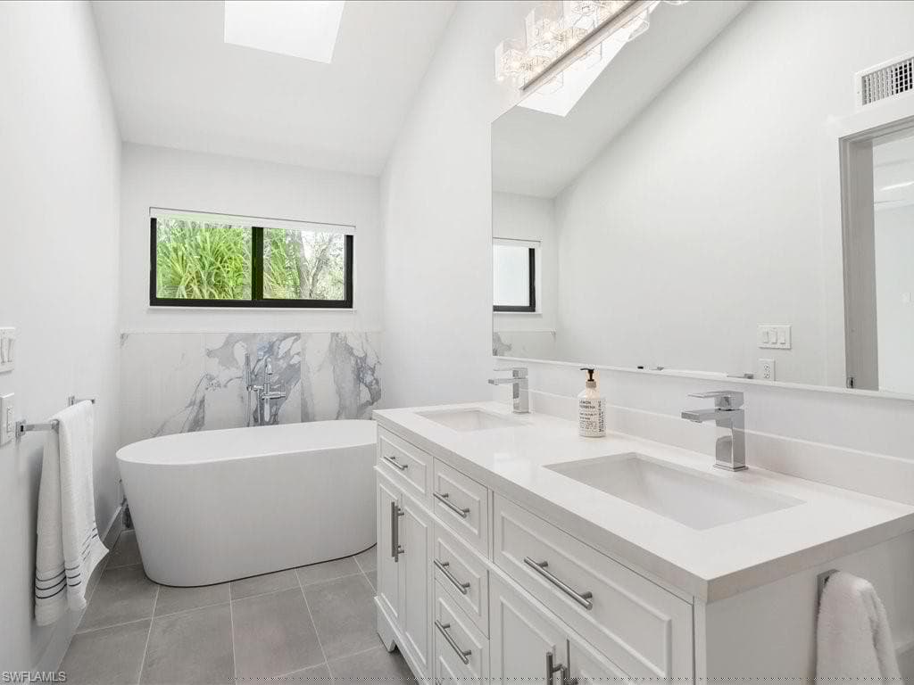 2182 Anchorage Ln B, Naples, FL 34104-30