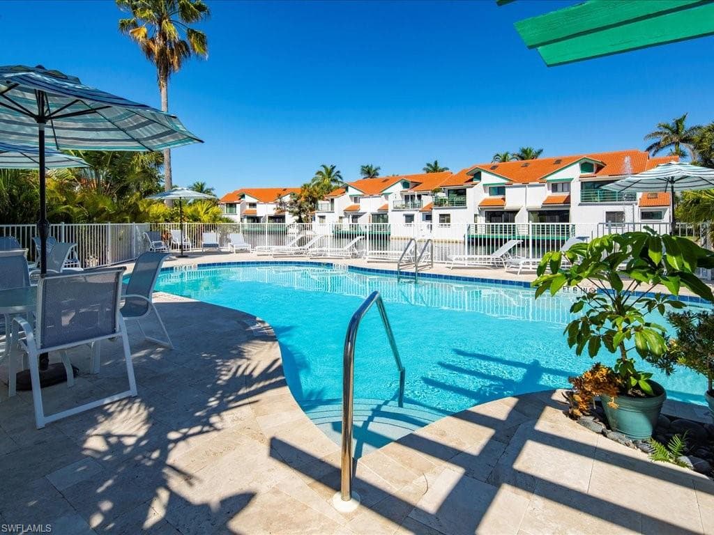 2182 Anchorage Ln B, Naples, FL 34104-39