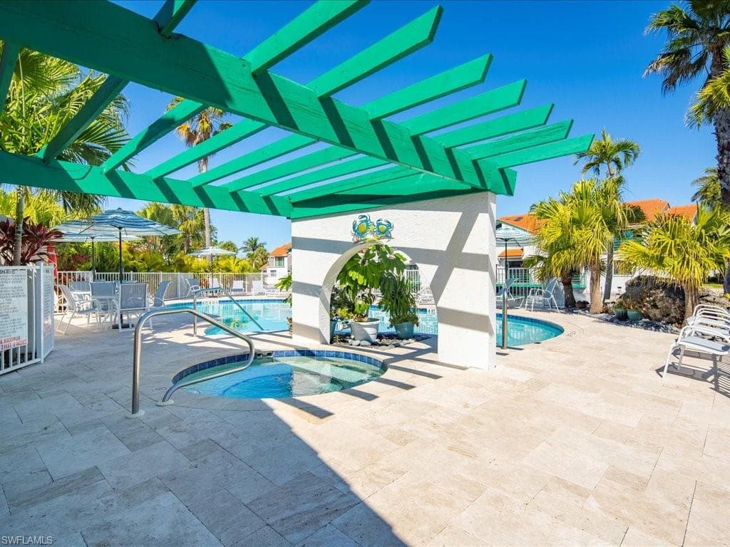 2182 Anchorage Ln B, Naples, FL 34104-40