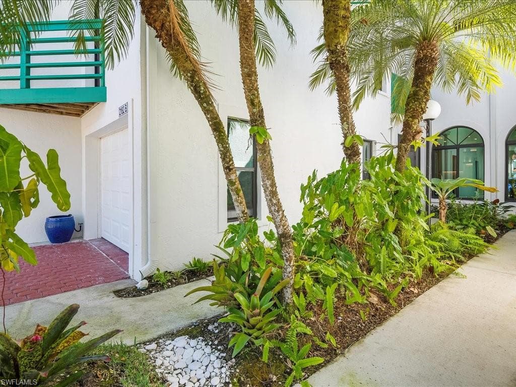 2182 Anchorage Ln B, Naples, FL 34104-4