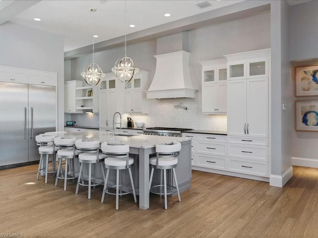 101 Carica Rd, Naples, FL 34108-13