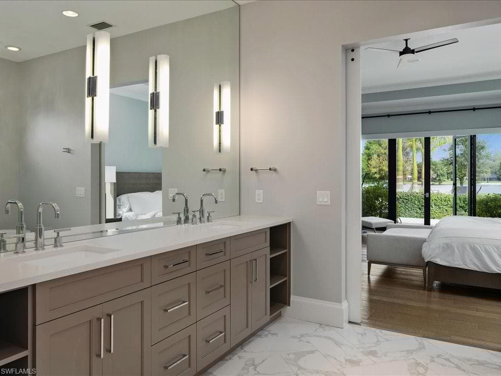 101 Carica Rd, Naples, FL 34108-19
