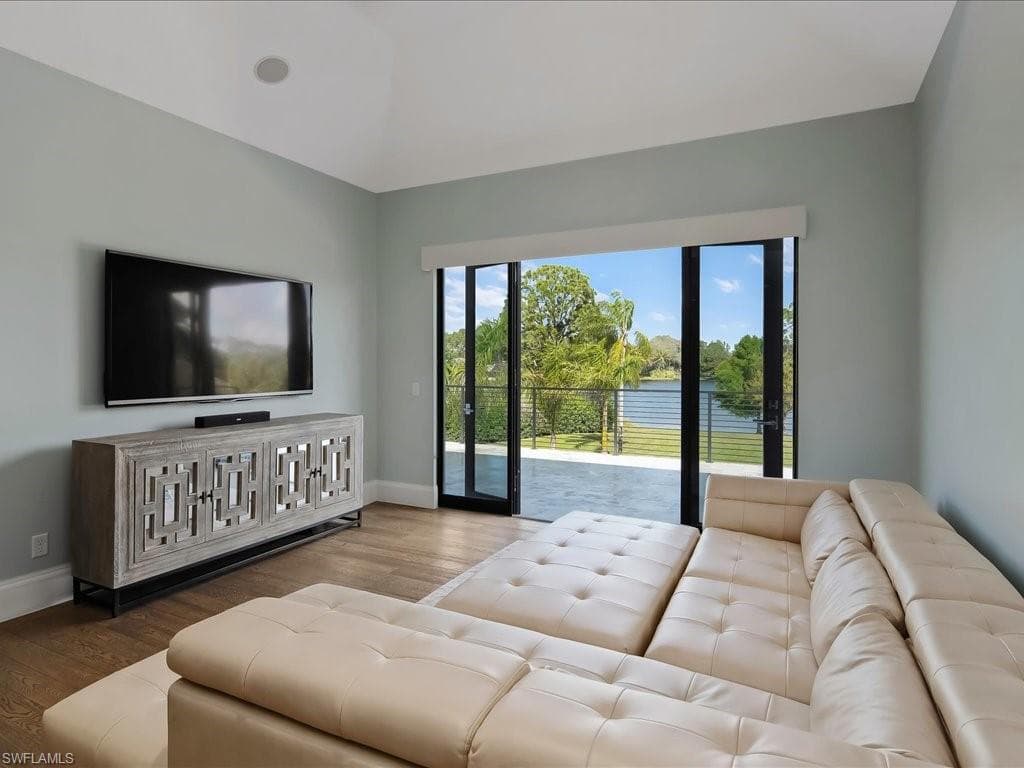 101 Carica Rd, Naples, FL 34108-26