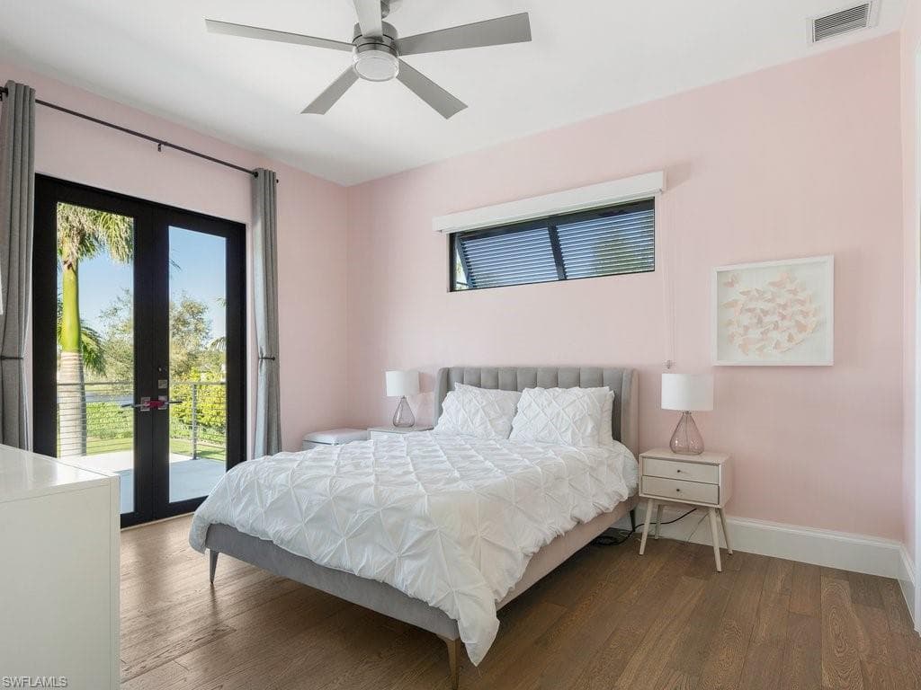 101 Carica Rd, Naples, FL 34108-31
