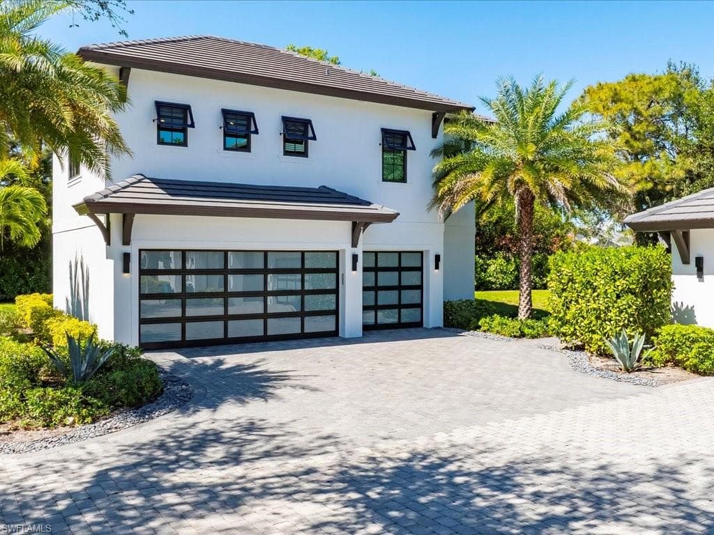 101 Carica Rd, Naples, FL 34108-43