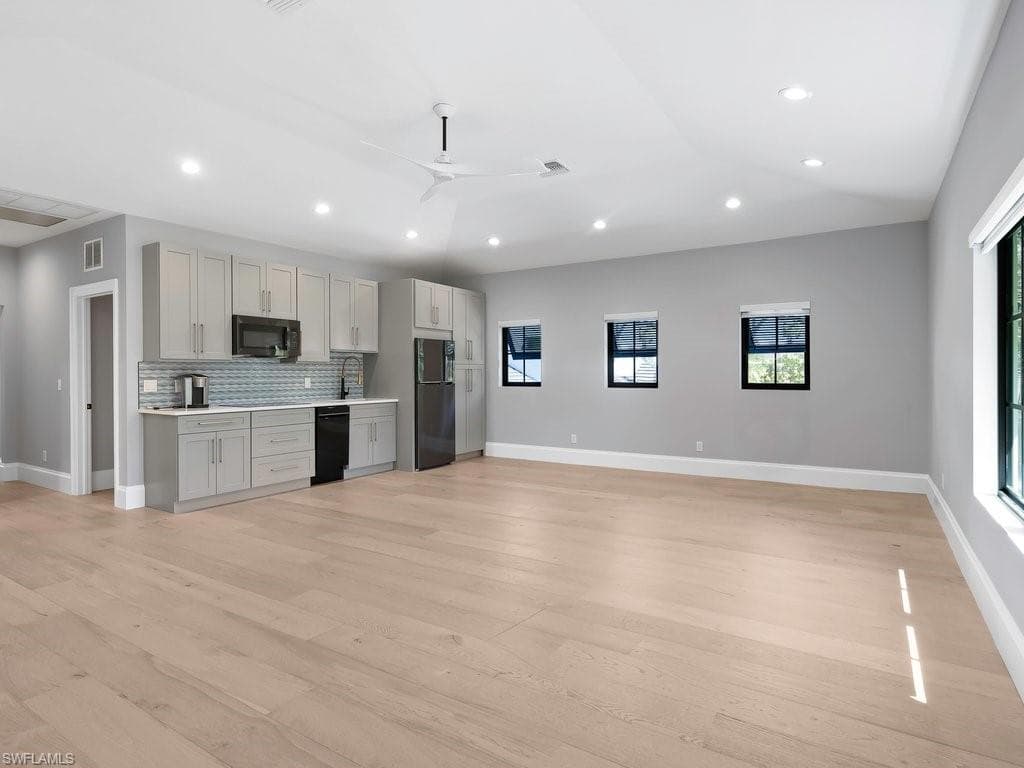 101 Carica Rd, Naples, FL 34108-45