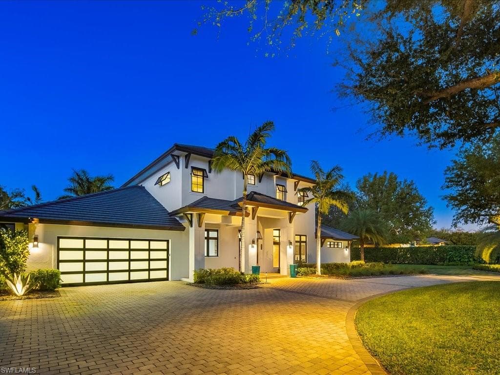 101 Carica Rd, Naples, FL 34108-4