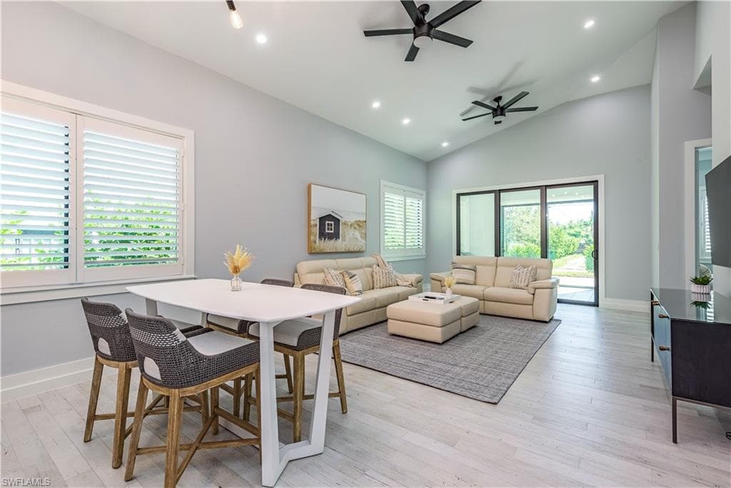 1258 Solana Rd, Naples, FL 34103-4