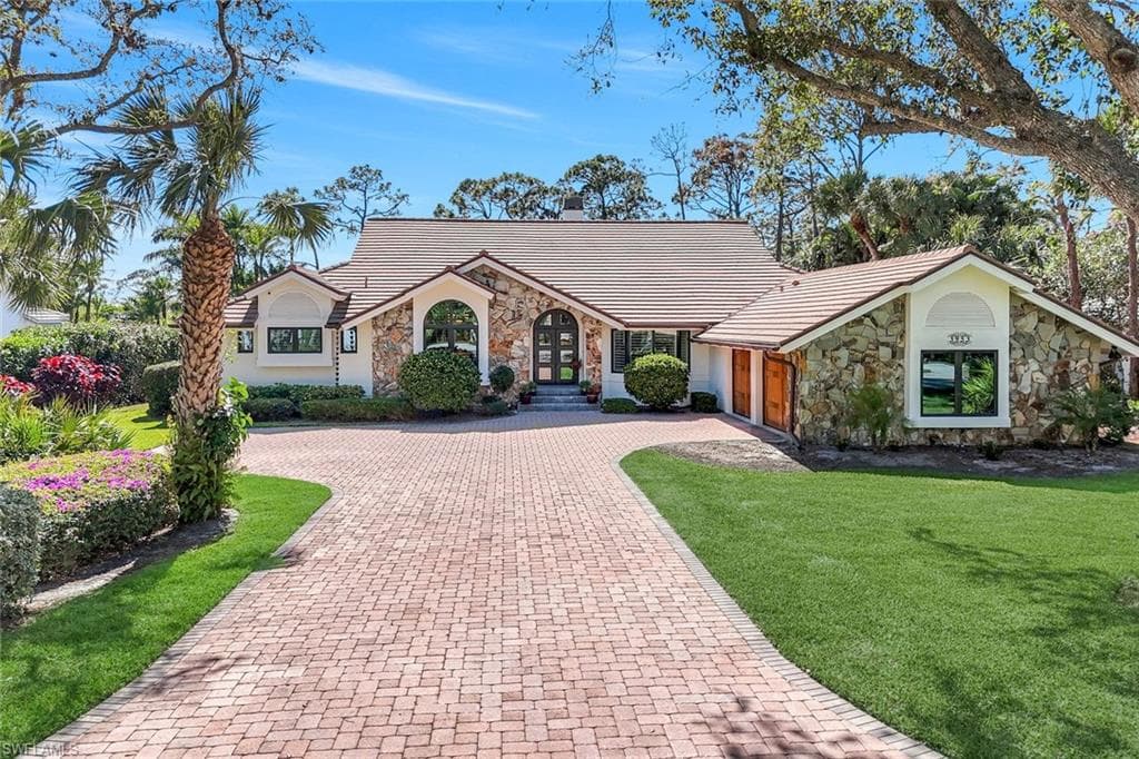 3953 Woodlake Dr, Bonita Springs, FL 34134-2