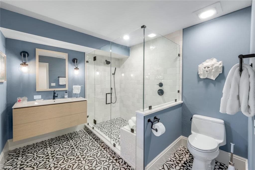 3953 Woodlake Dr, Bonita Springs, FL 34134-33