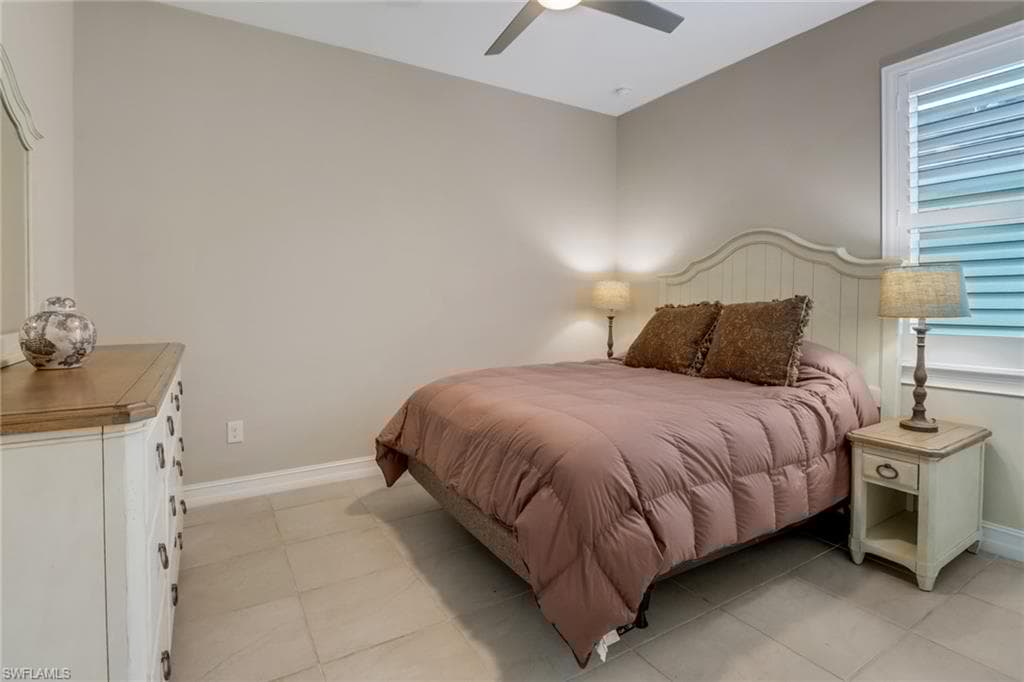 14594 Tropical Dr, Naples, FL 34114-21