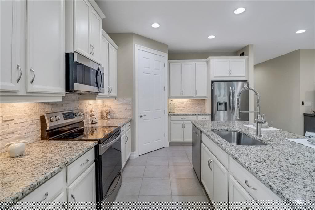 14594 Tropical Dr, Naples, FL 34114-8