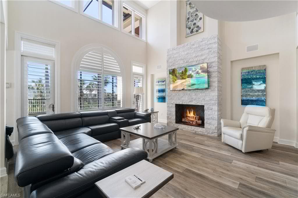 195 Topanga Dr, Bonita Springs, FL 34134-6