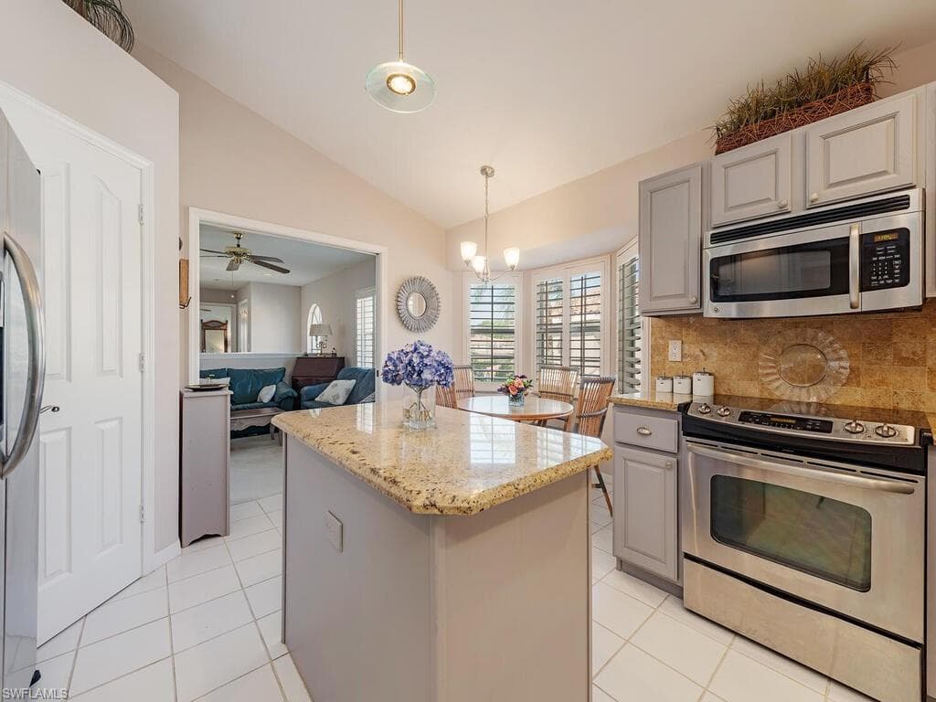 3572 Windjammer Cir 1404, Naples, FL 34112-4