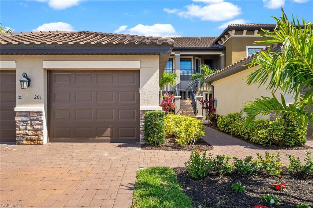9394 Pocida Ct 201, Naples, FL 34119-24