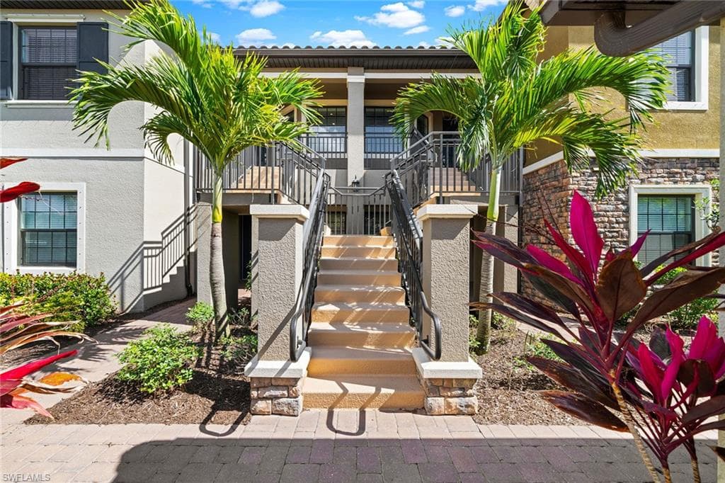 9394 Pocida Ct 201, Naples, FL 34119-2