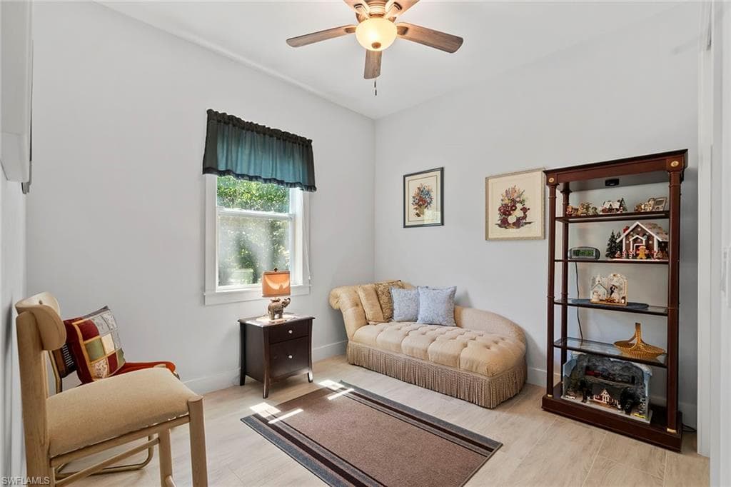 235 6th St SE, Naples, FL 34117-27