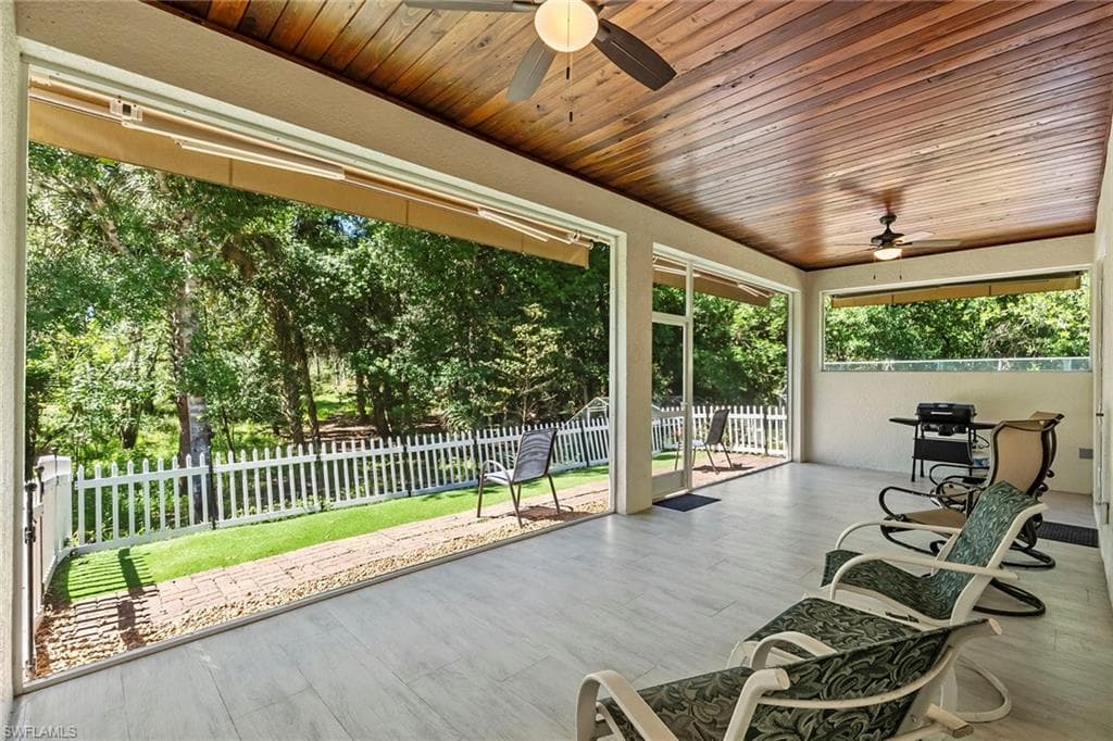 235 6th St SE, Naples, FL 34117-30