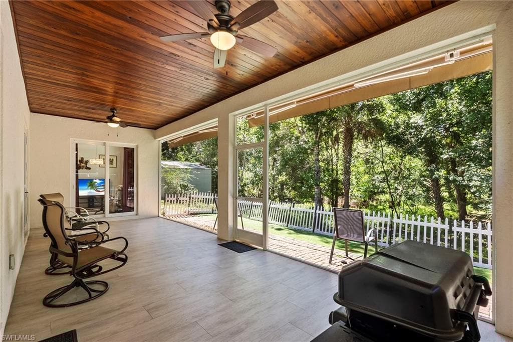 235 6th St SE, Naples, FL 34117-31