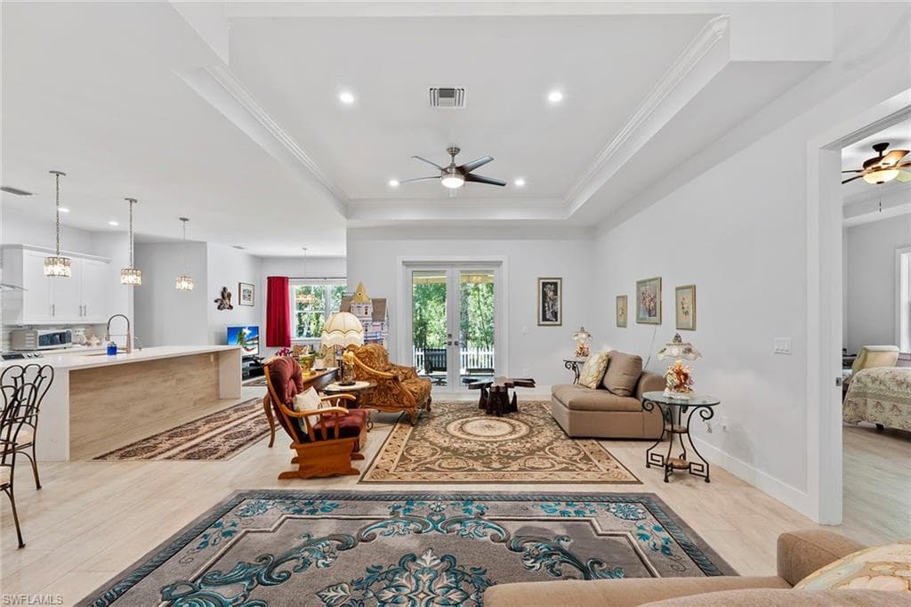 235 6th St SE, Naples, FL 34117-6