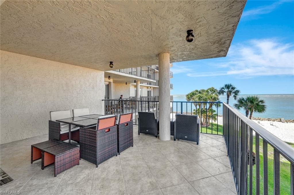 1090 Collier Blvd 312, Marco Island, FL 34145-13