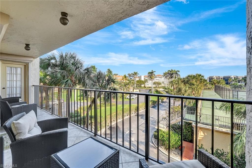 1090 Collier Blvd 312, Marco Island, FL 34145-26