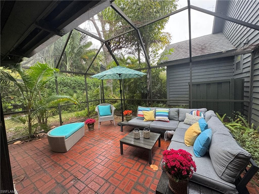 1281 Solana Rd, Naples, FL 34103-8