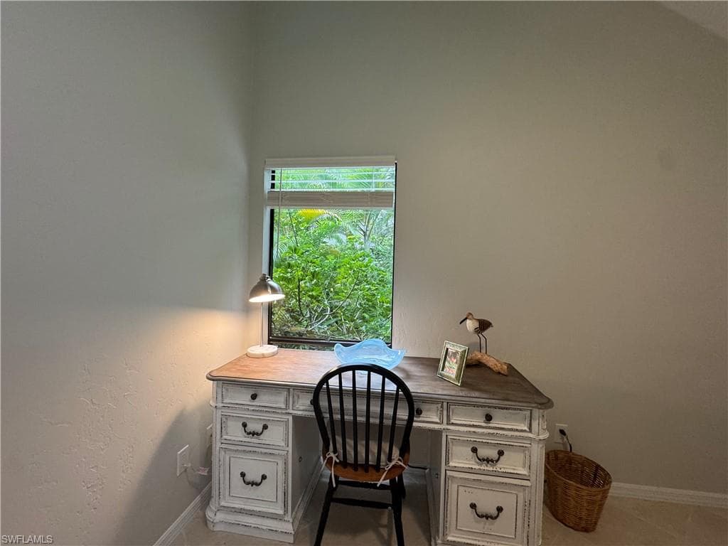 1281 Solana Rd, Naples, FL 34103-16