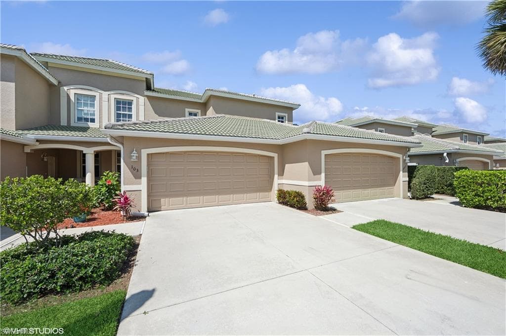 3445 Laurel Greens Ln S 103, Naples, FL 34119-1