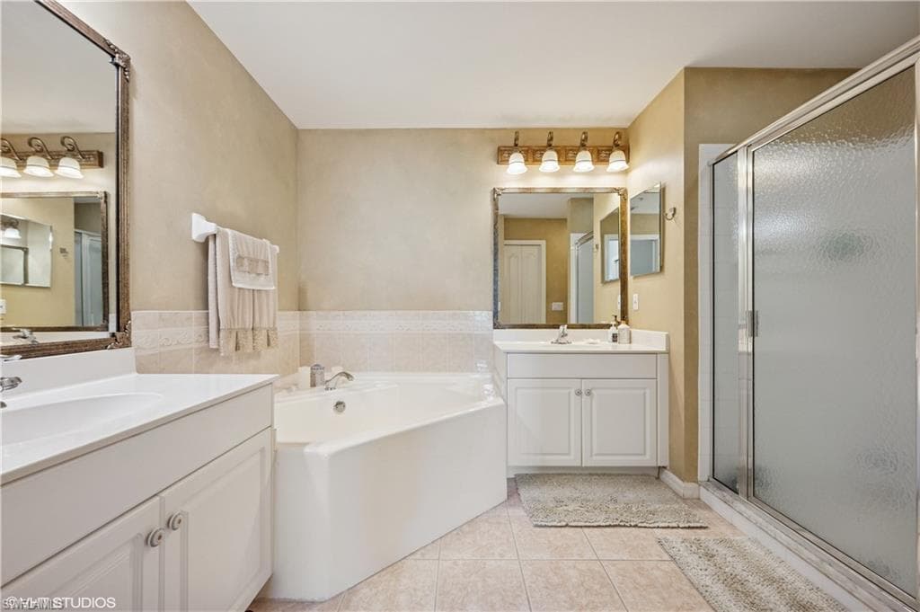 3445 Laurel Greens Ln S 103, Naples, FL 34119-28