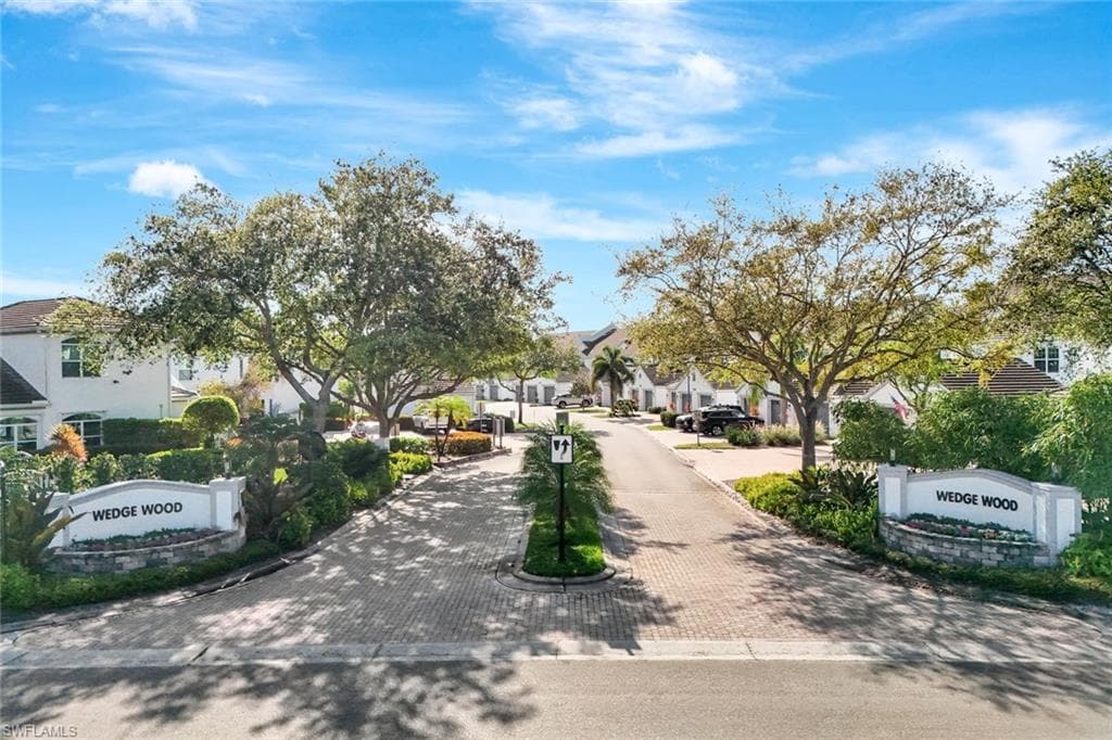 5954 Sand Wedge Ln 702, Naples, FL 34110-3