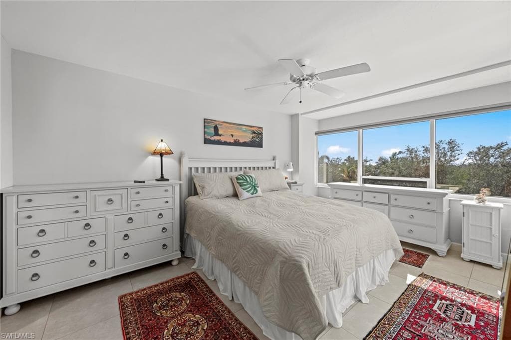 6825 Grenadier Blvd 202, Naples, FL 34108-15