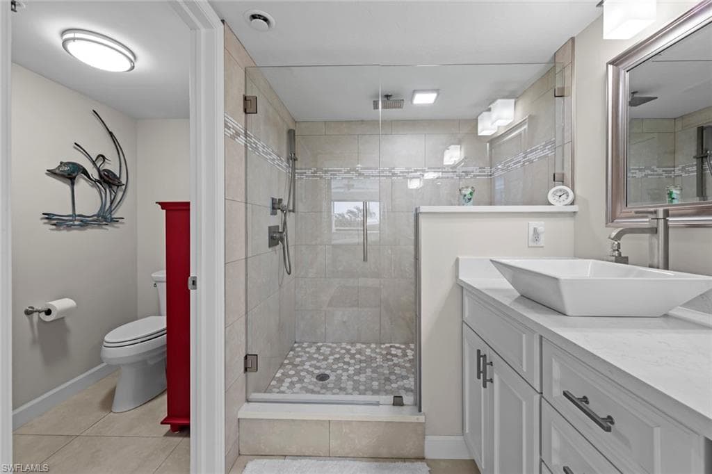 6825 Grenadier Blvd 202, Naples, FL 34108-17