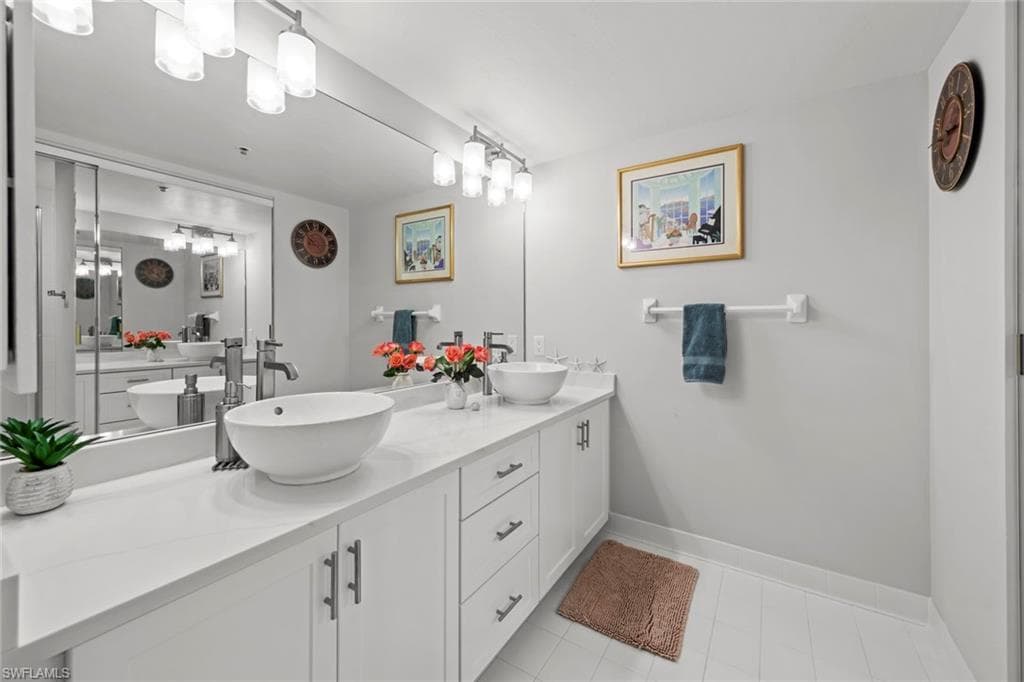 6825 Grenadier Blvd 202, Naples, FL 34108-20