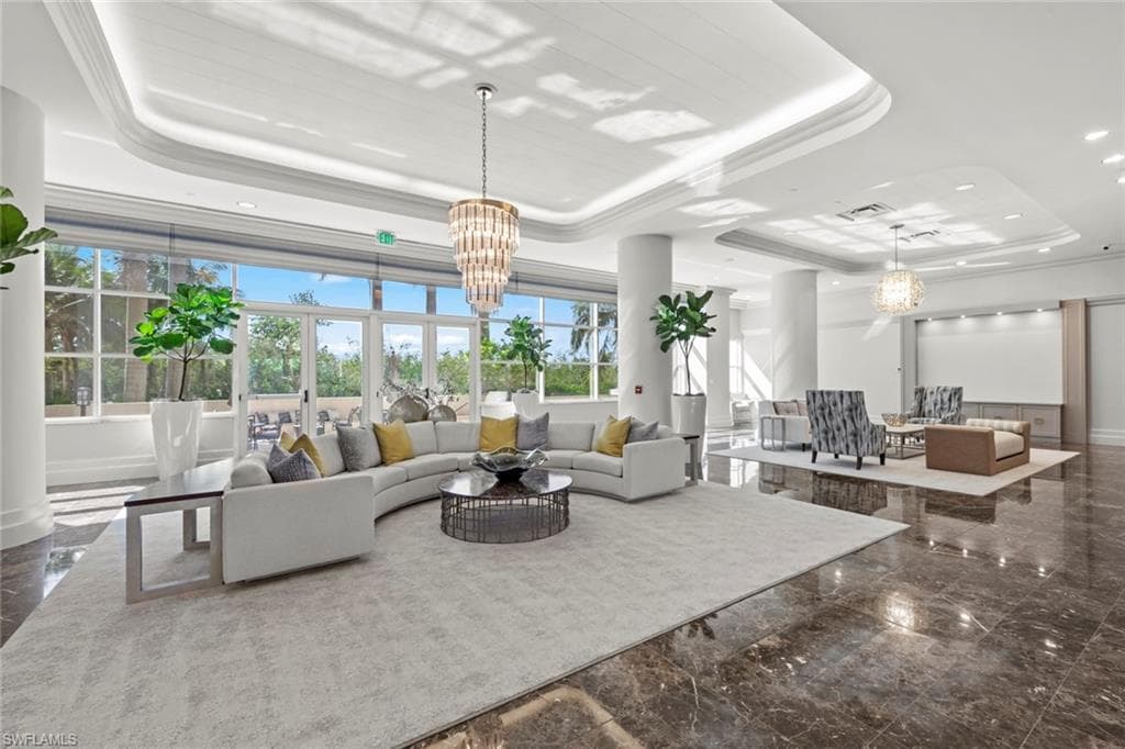 6825 Grenadier Blvd 202, Naples, FL 34108-25
