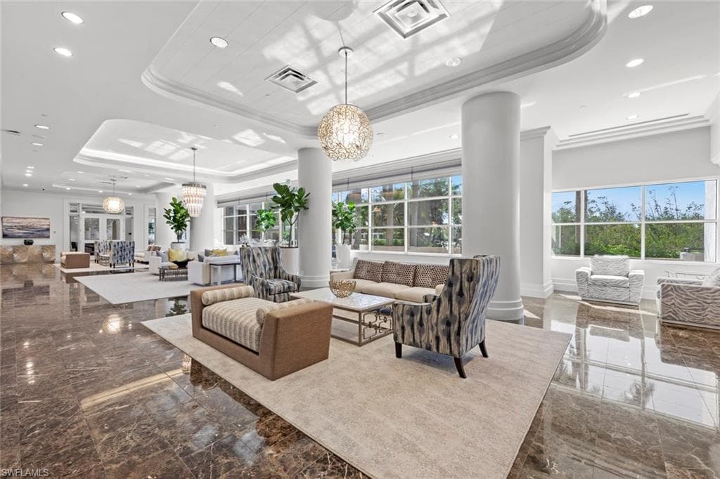 6825 Grenadier Blvd 202, Naples, FL 34108-26